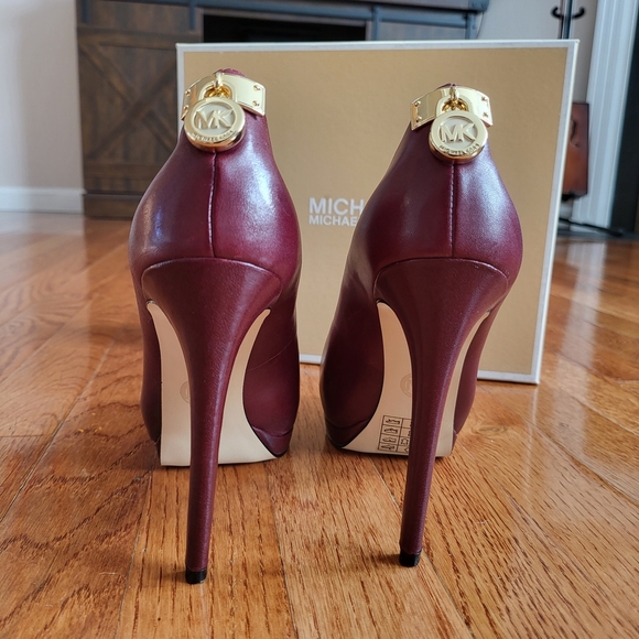 Michael Kors Burgundy Heels - Picture 5 of 10